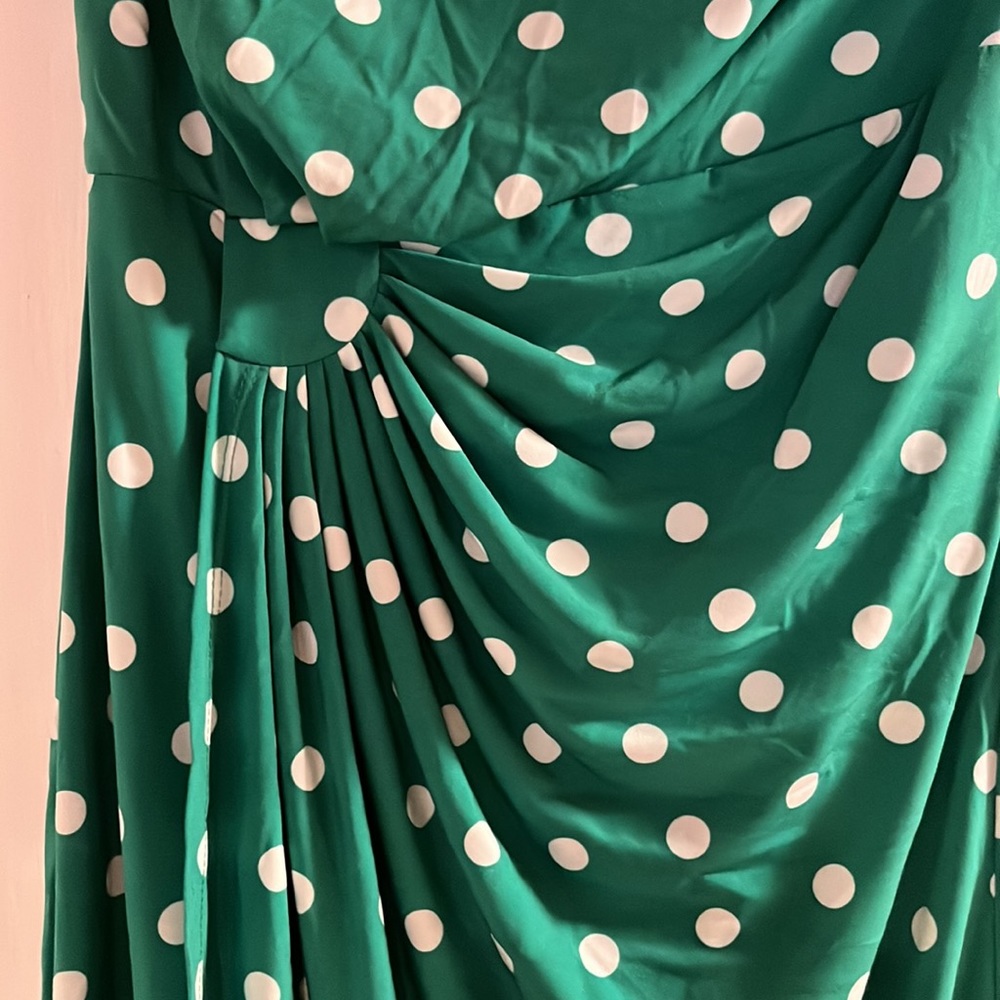 Dress - Picture 2 of 4